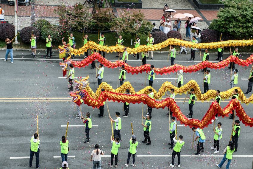 学校成功举办“端午·龙行千里挑战赛”